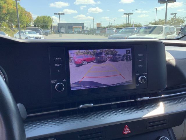 Used 2022 Kia Carnival LX image 19