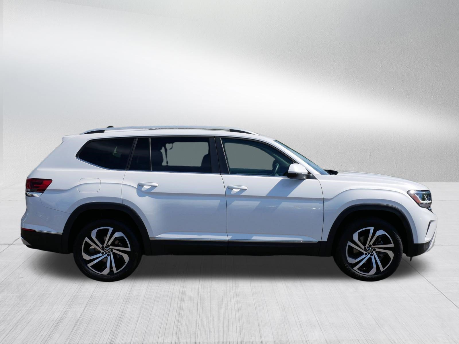 Used 2023 Volkswagen Atlas SEL AWD/4WD image 8
