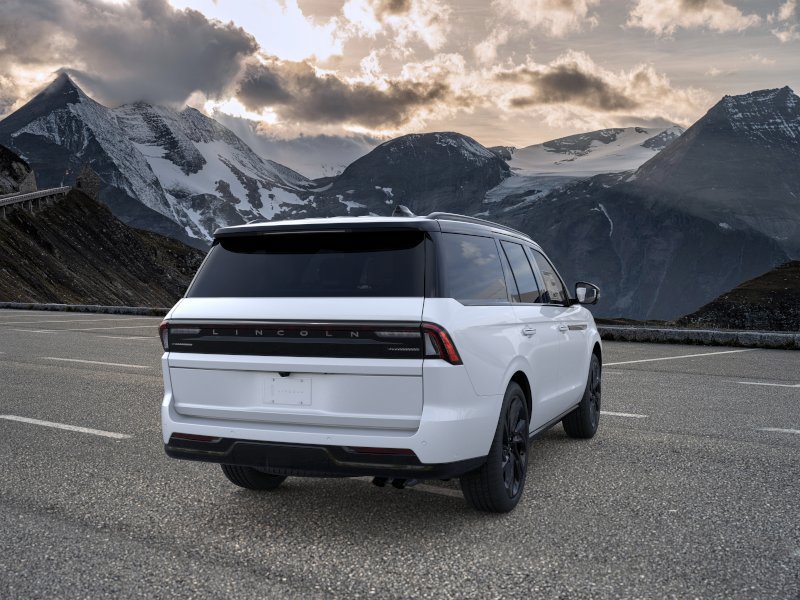 New 2026 Lincoln Navigator Black Label AWD/4WD image 8