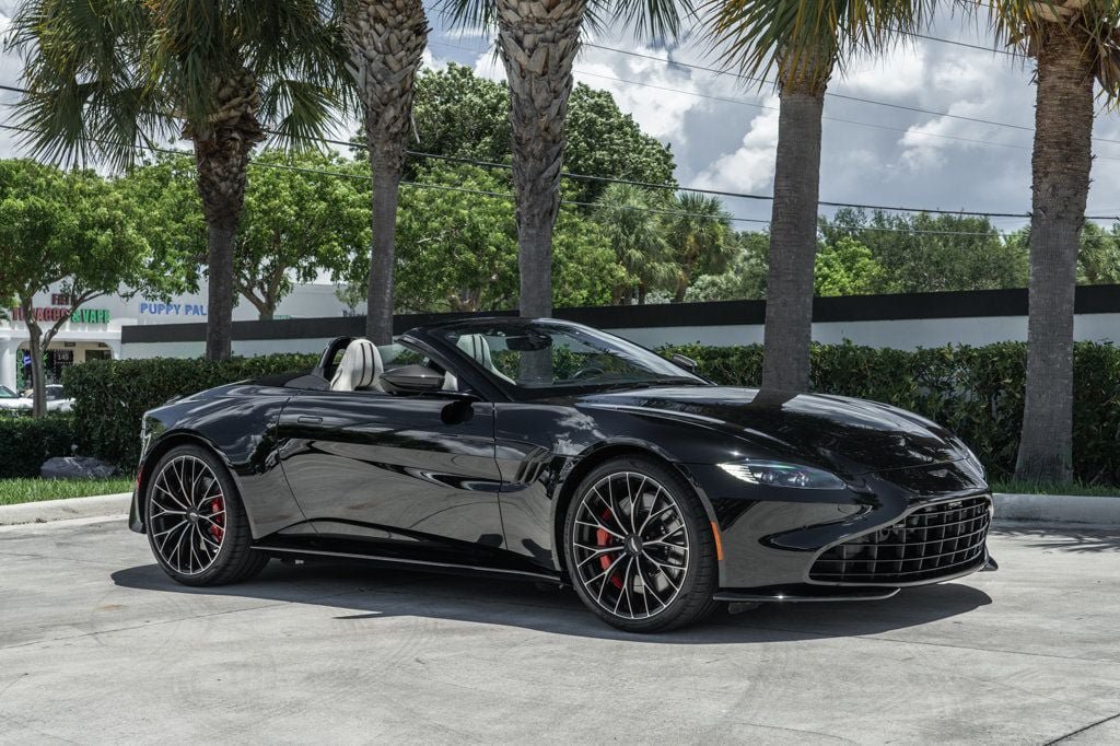 Used 2022 Aston Martin V8 Vantage Roadster RWD image 10