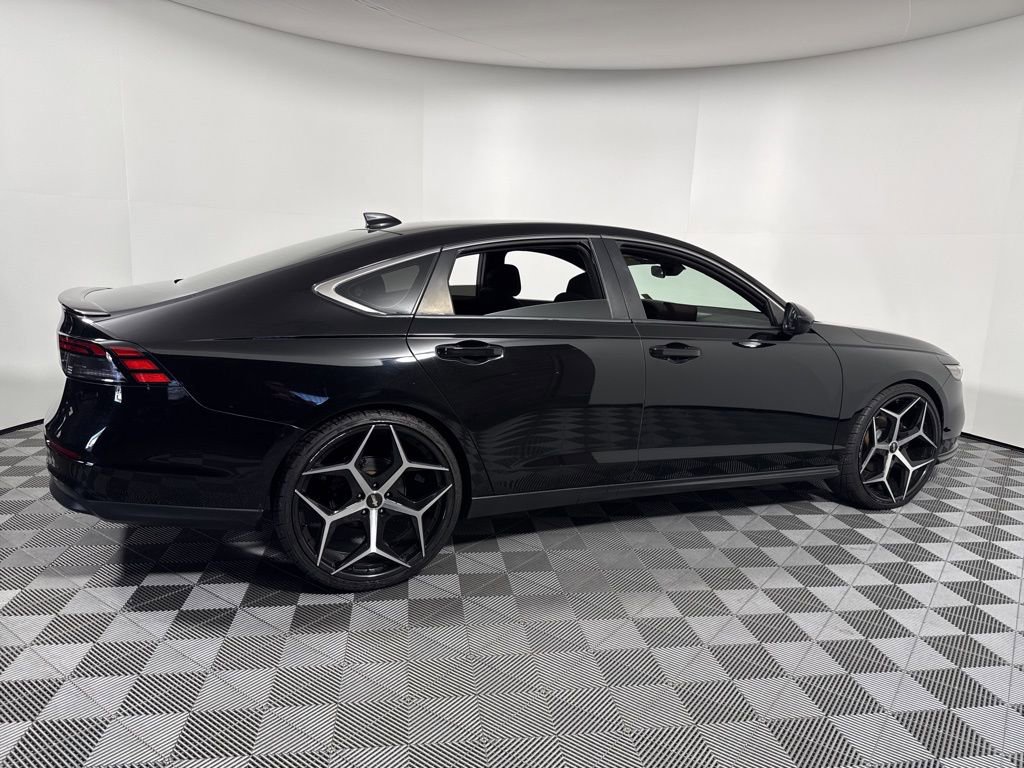 Used 2023 Honda Accord Sport image 7
