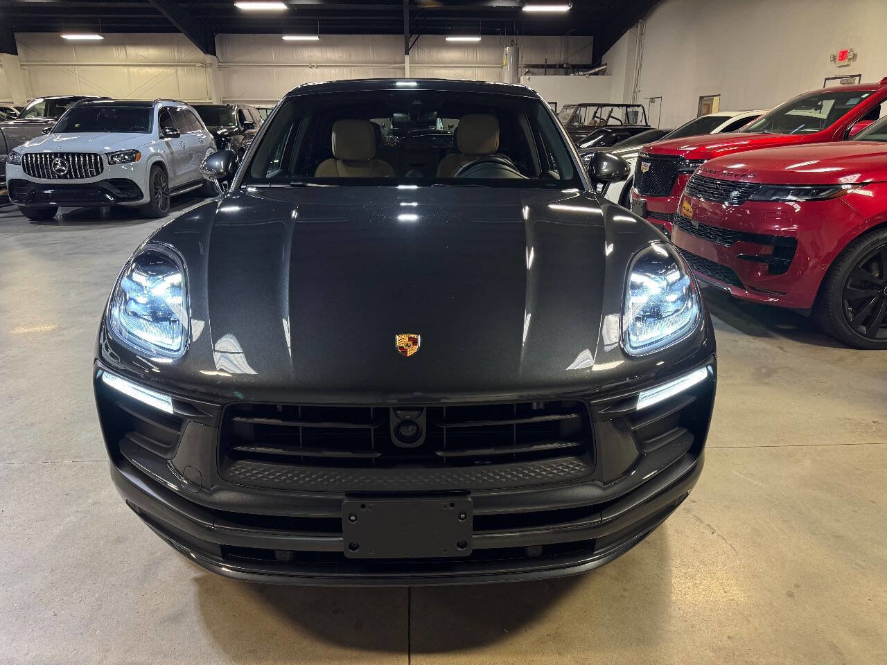 Used 2024 Porsche Macan w/ Premium Plus Package image 13