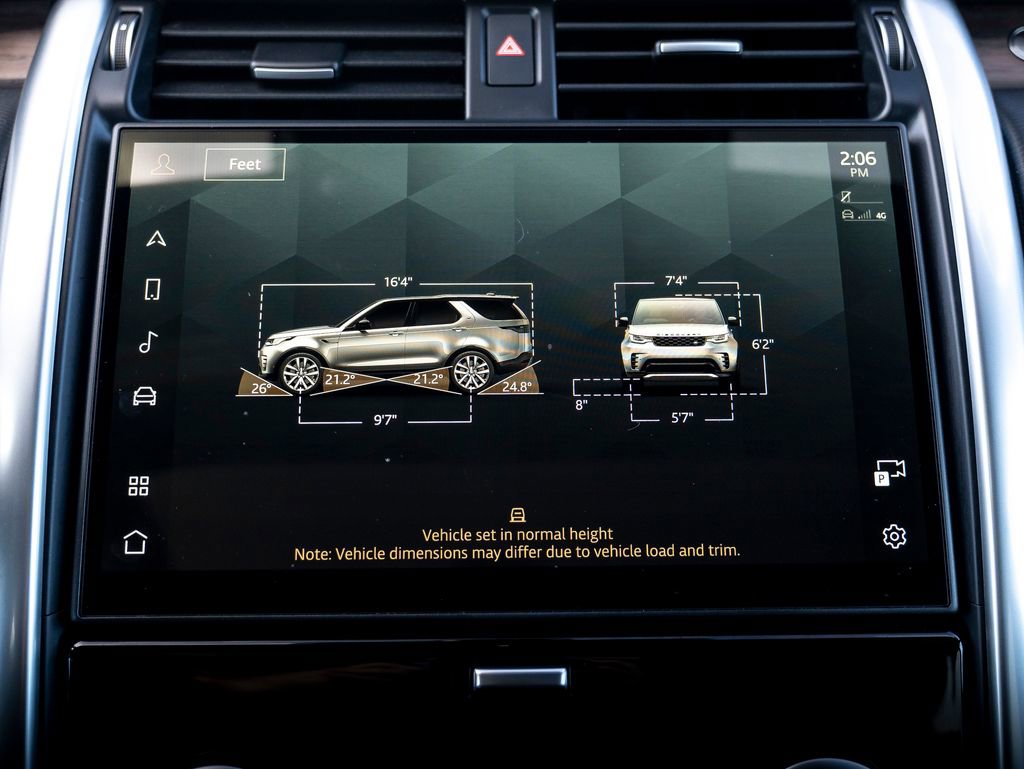 Certified 2024 Land Rover Discovery Dynamic SE image 32