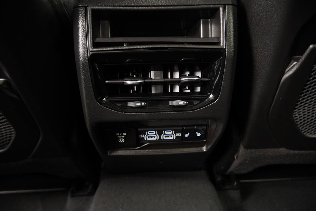 Certified 2023 Jeep Grand Cherokee Limited w/ Luxury Tech Group II AWD/4WD image 29