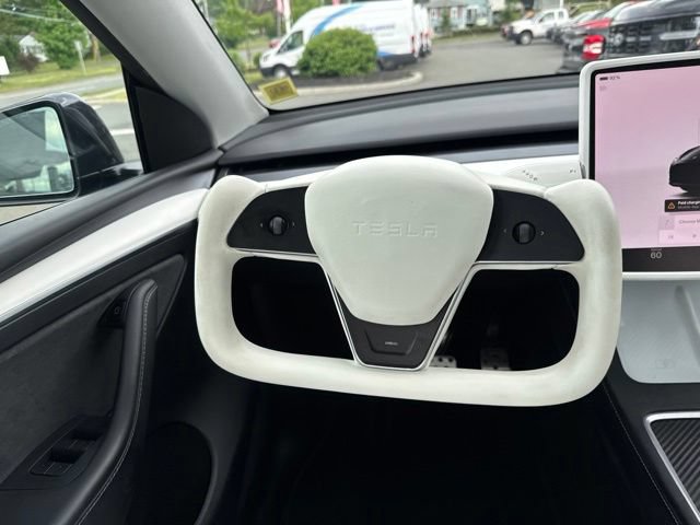 Used 2024 Tesla Model Y 2WD image 21