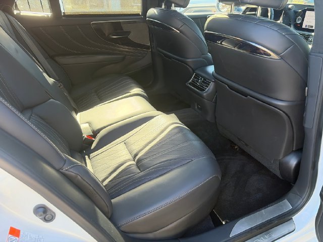 Used 2024 Lexus LS 500 AWD w/ Luxury Package image 31