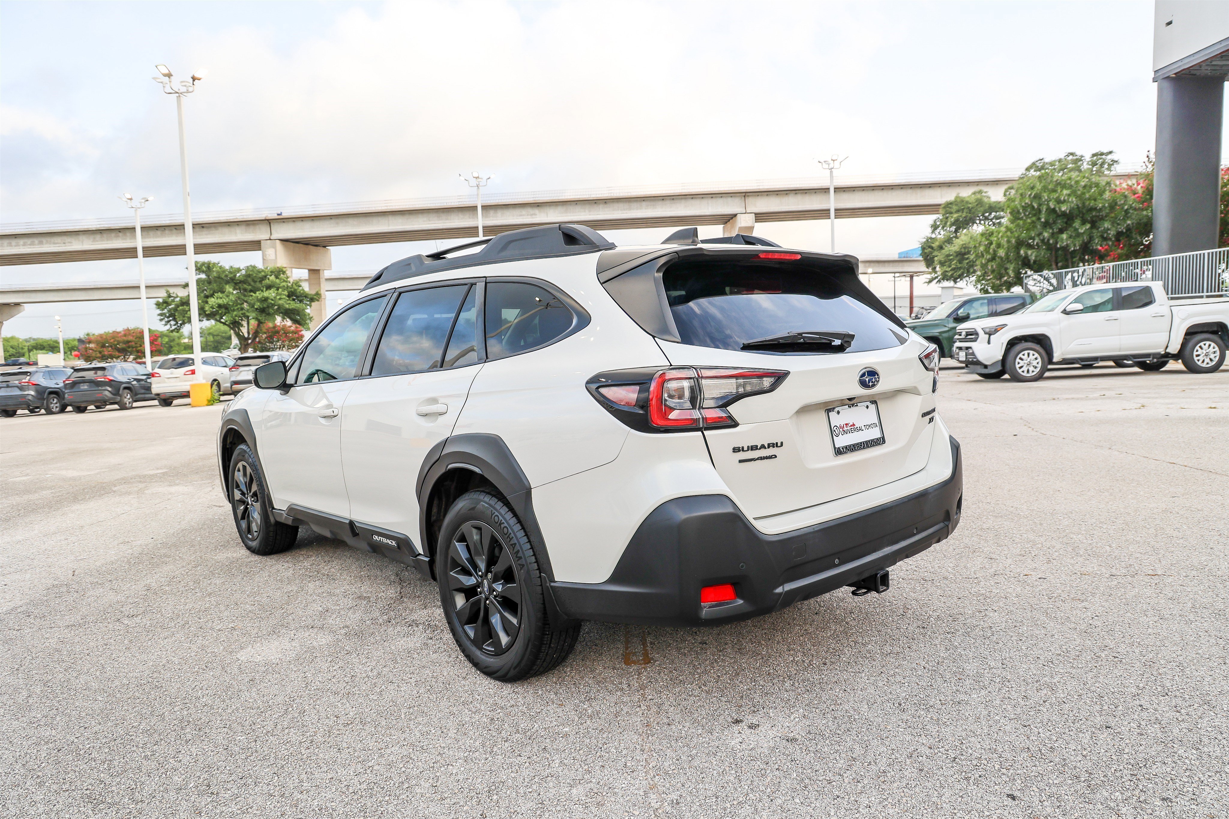 Used 2023 Subaru Outback Onyx Edition XT AWD/4WD image 9