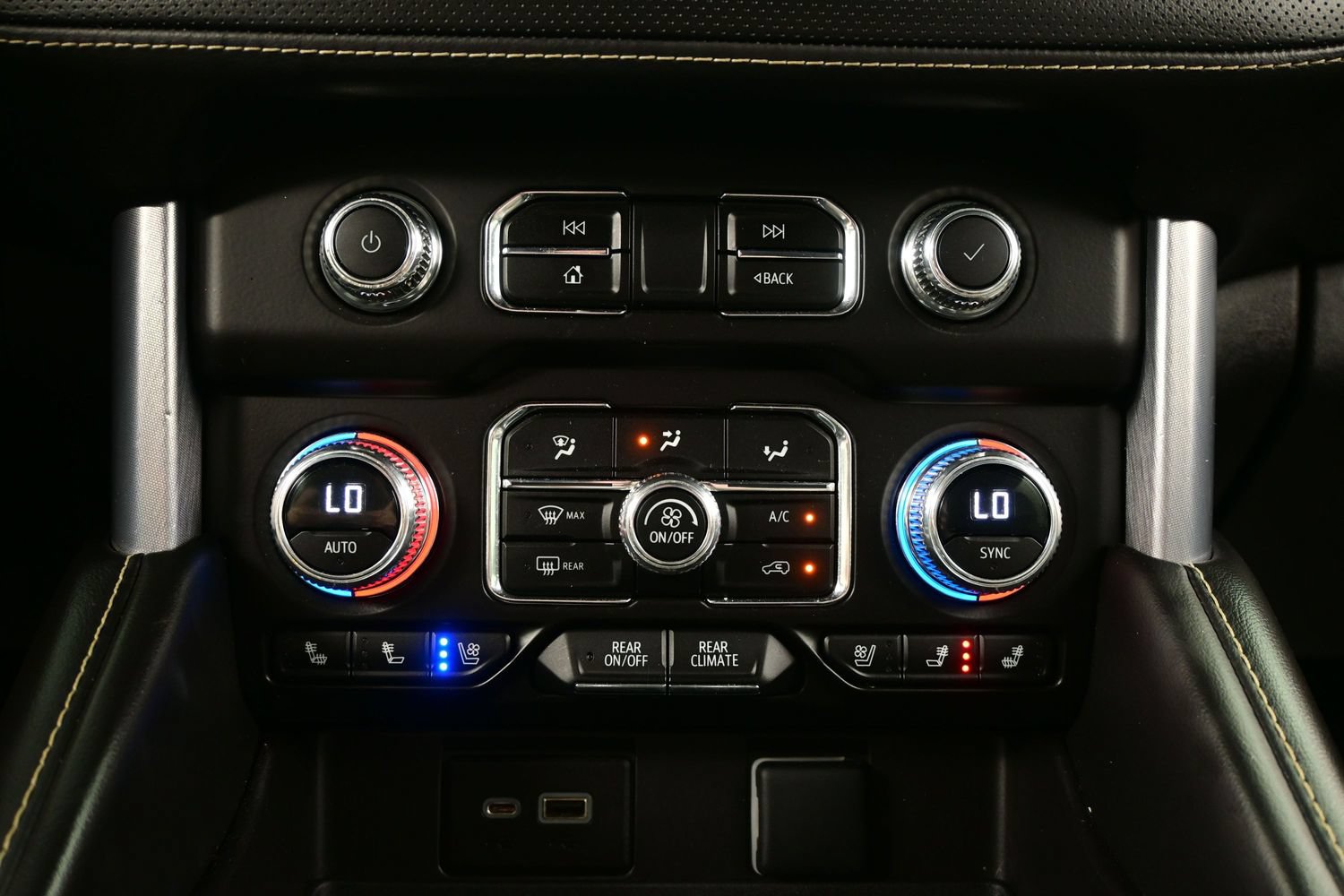 Used 2023 GMC Yukon SLT AWD/4WD image 25