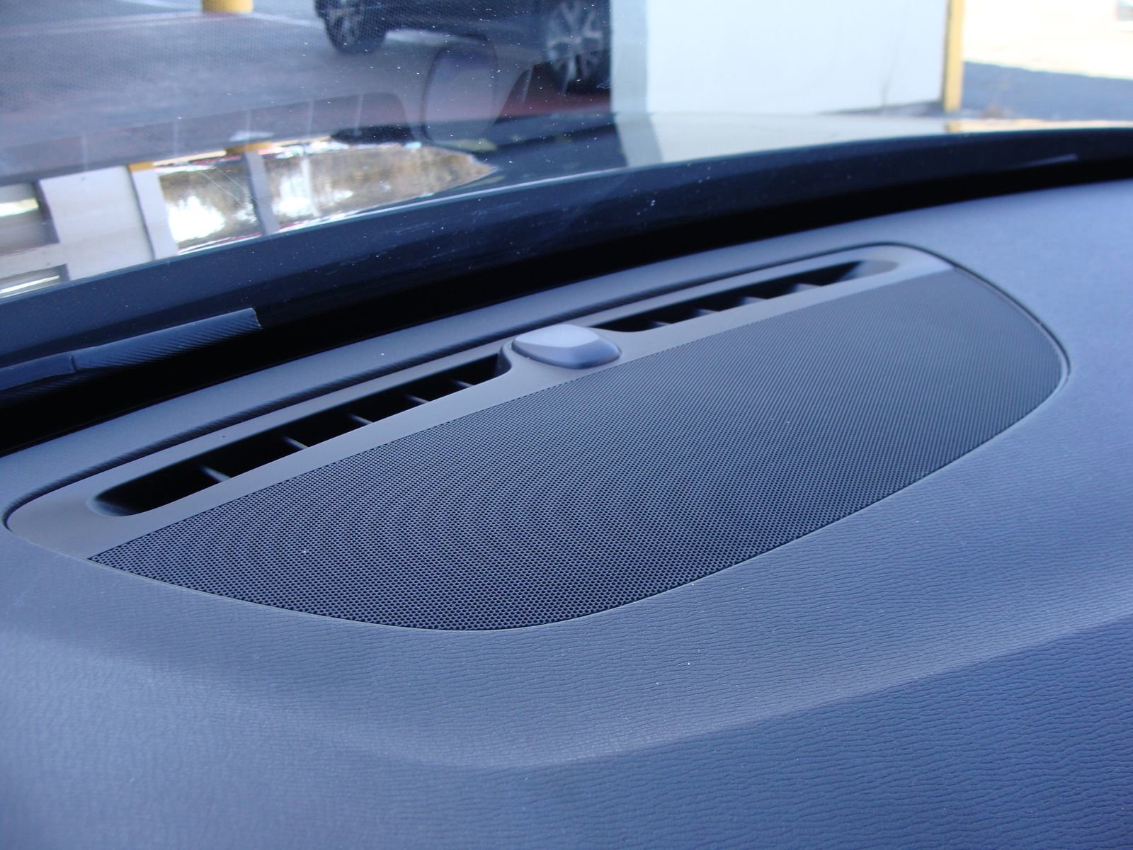 Used 2016 Volvo XC90 T6 Momentum w/ Momentum Plus Package image 31