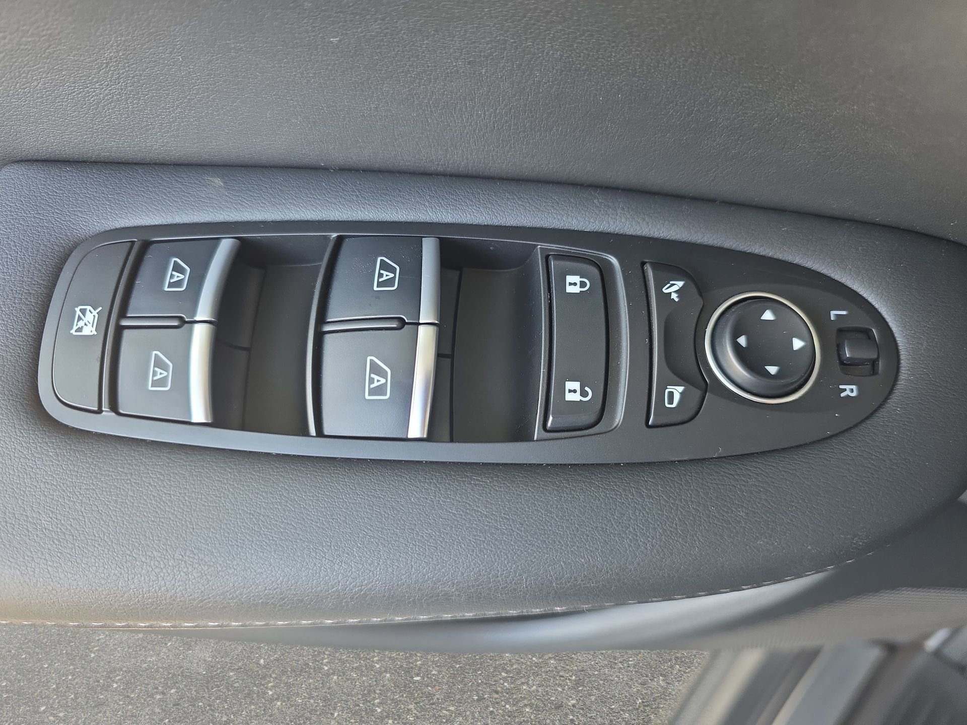 Certified 2025 INFINITI QX50 Luxe image 27