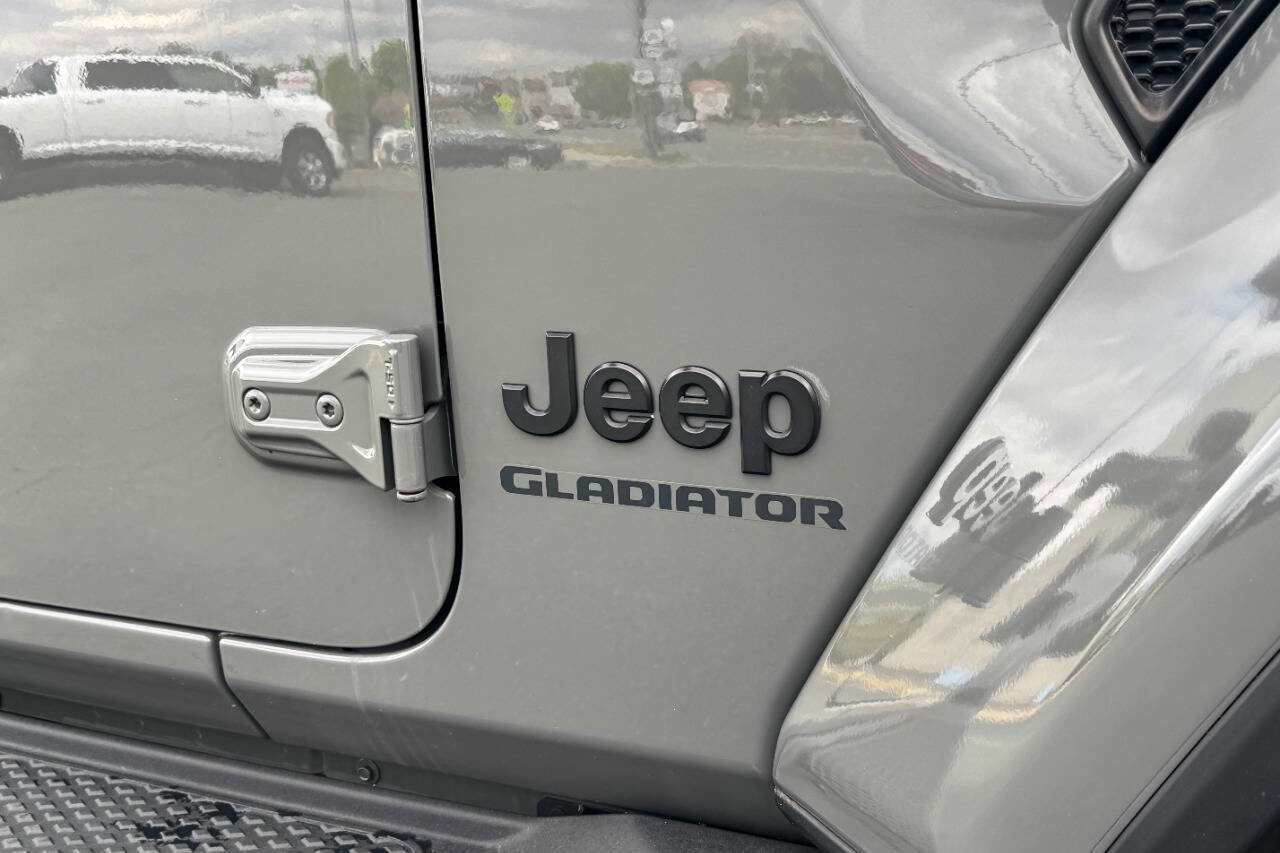 Used 2020 Jeep Gladiator Sport w/ Quick Order Package 24S AWD/4WD image 12