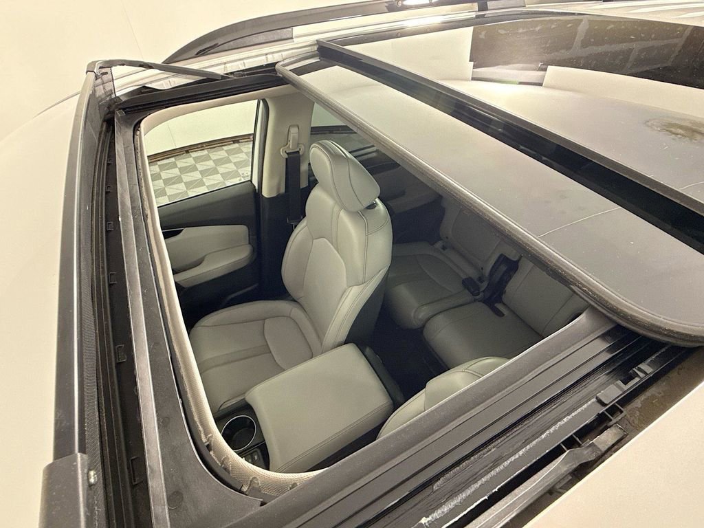Certified 2023 Honda Pilot Touring image 20