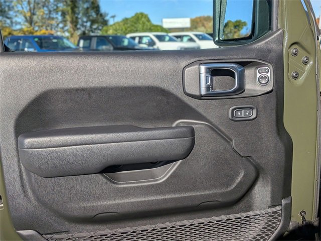 Used 2023 Jeep Gladiator Willys image 12