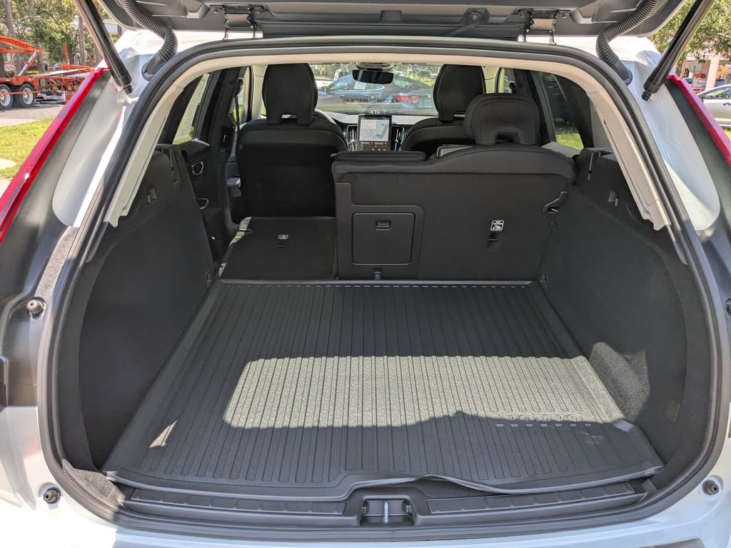 New 2026 Volvo XC60 B5 Core image 12