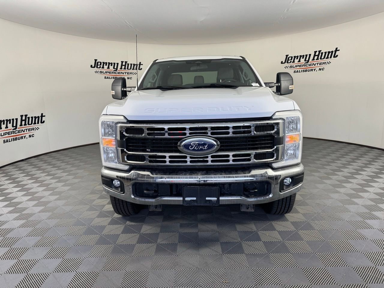 Used 2024 Ford F350 XLT w/ FX4 Off-Road Package image 5