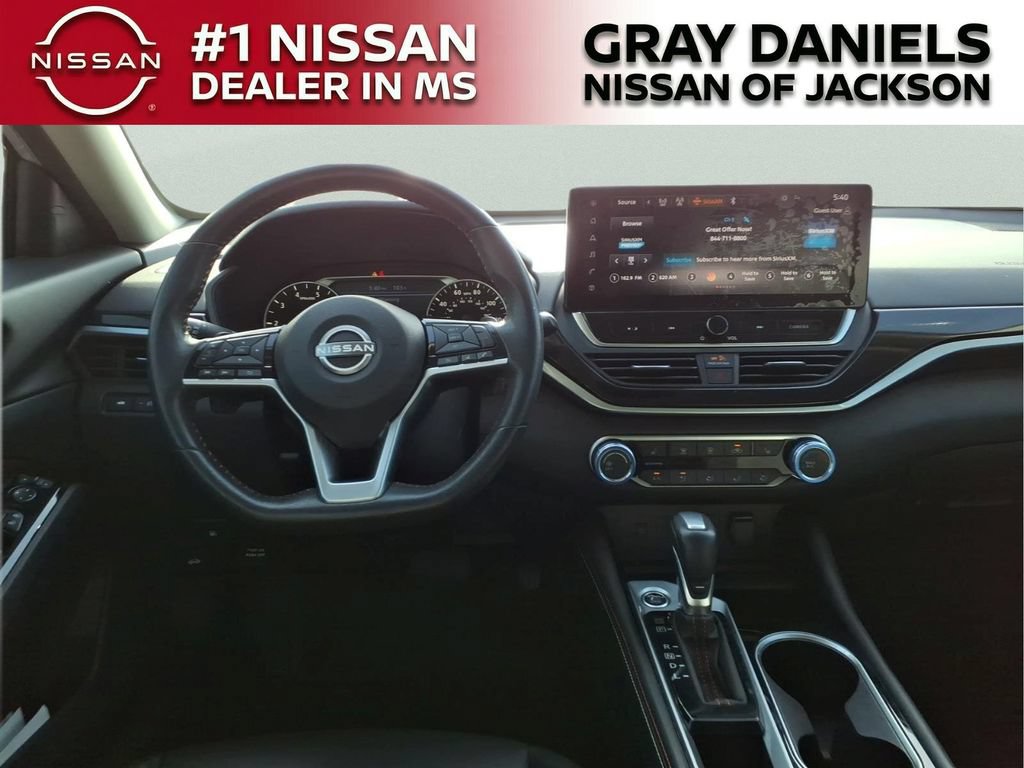 Used 2024 Nissan Altima 2.5 SR w/ SR Premium Package FWD image 8