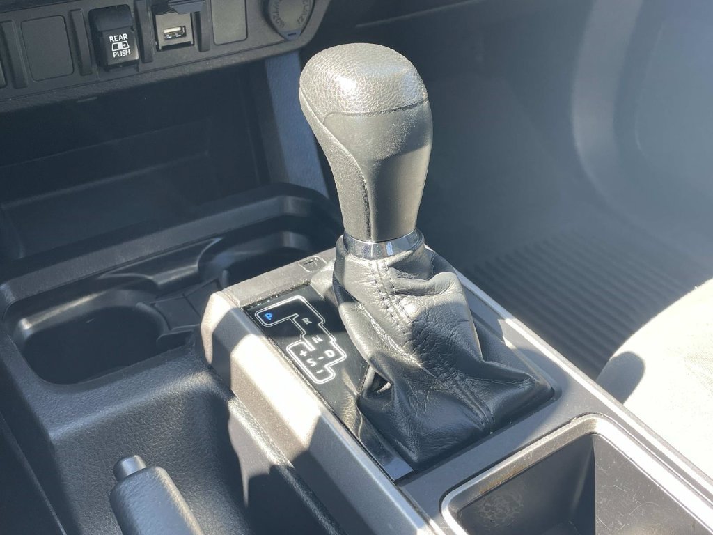 Used 2021 Toyota Tacoma SR5 AWD/4WD image 20