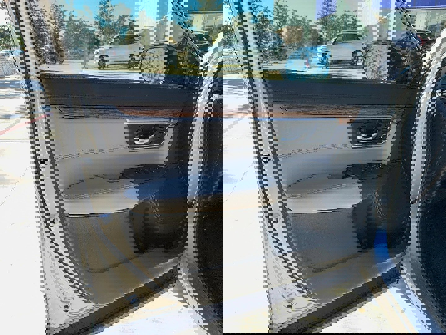 Used 2017 Honda CR-V EX-L image 10