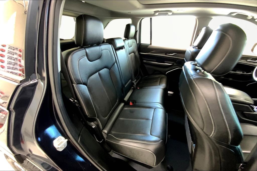 Used 2023 Jeep Grand Cherokee 4WD 4xe image 17