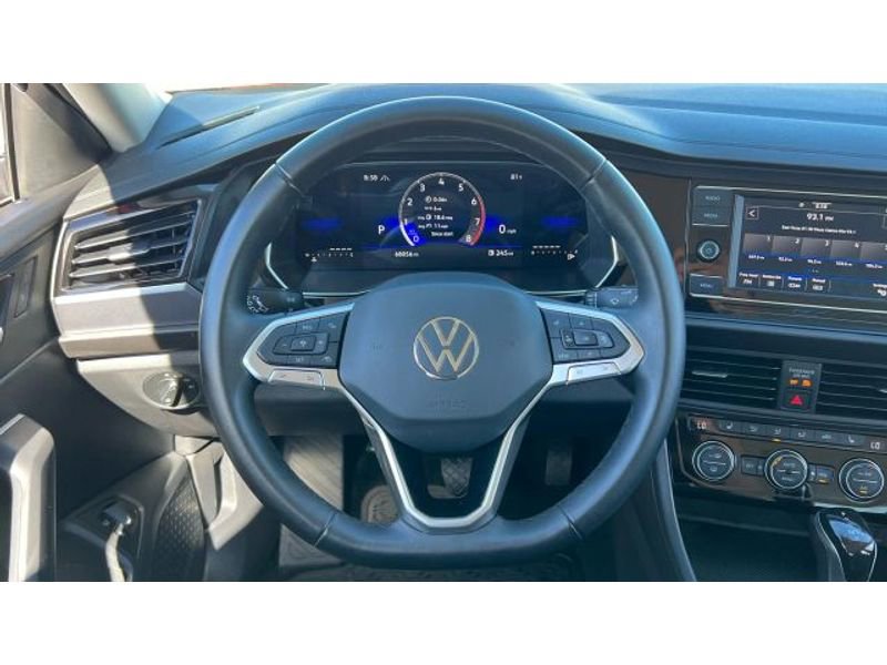 Used 2023 Volkswagen Jetta SE image 27