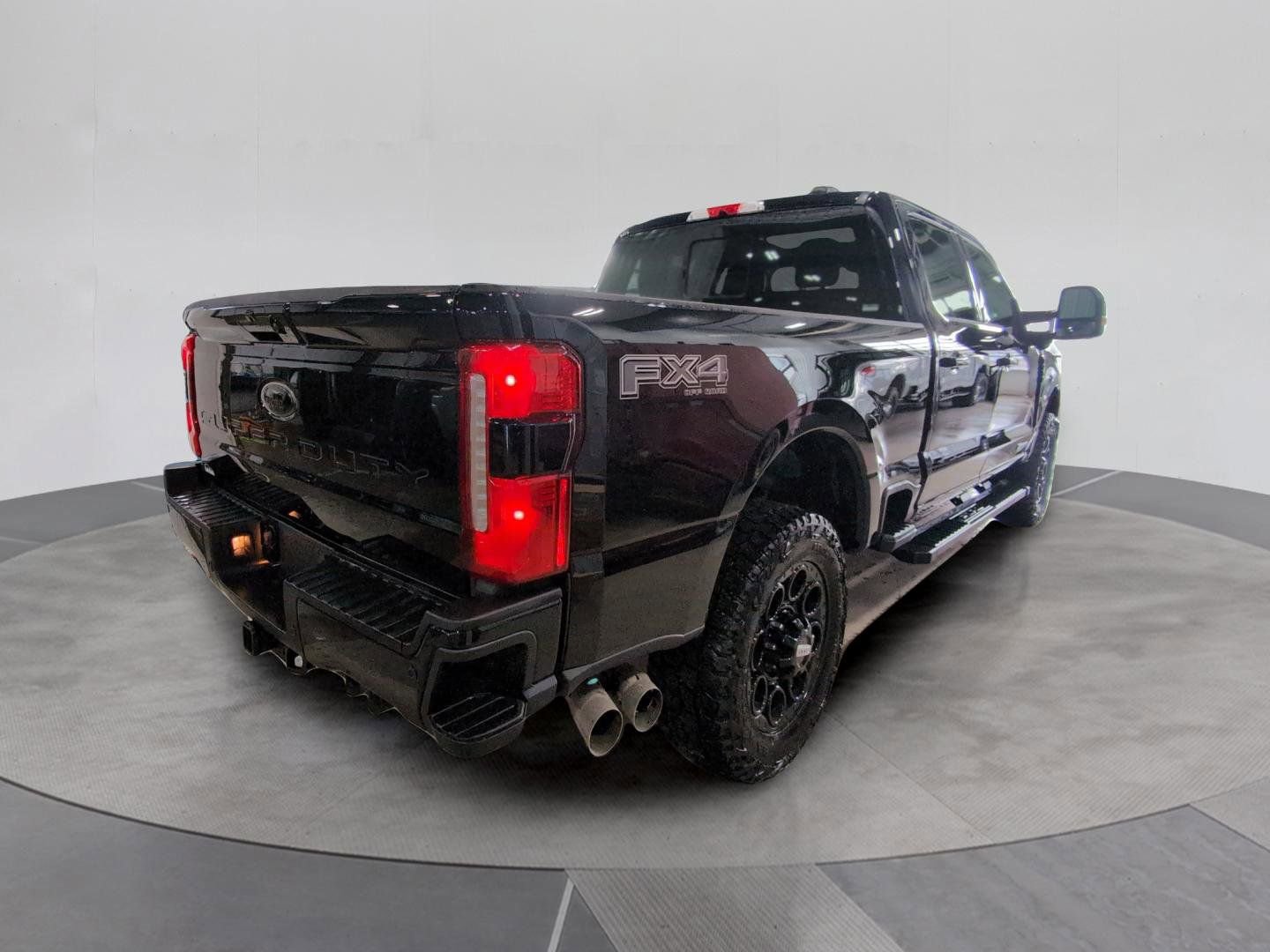 Used 2025 Ford F250 Lariat w/ Lariat Ultimate Package image 6