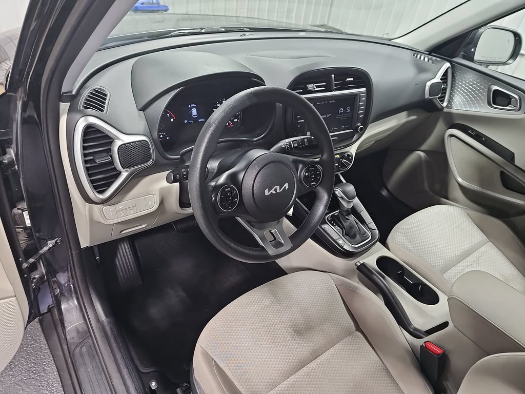 Used 2022 Kia Soul LX w/ Technology Package FWD image 15