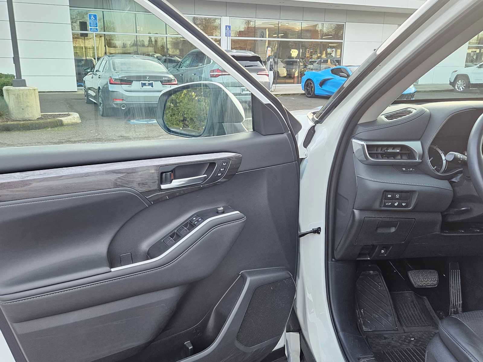 Used 2021 Toyota Highlander Platinum image 23