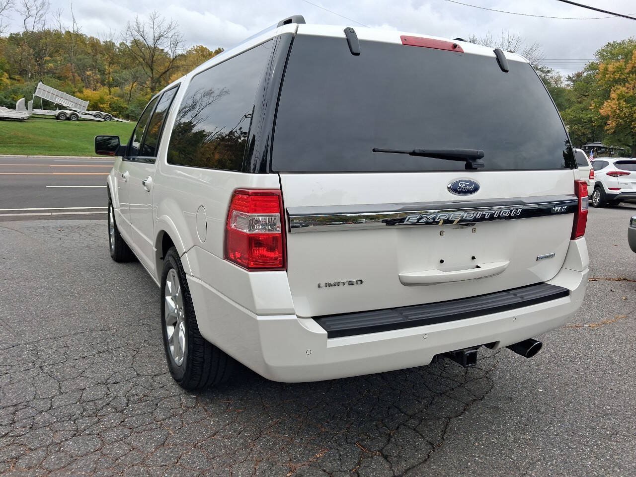 Used 2017 Ford Expedition Max Limited AWD/4WD image 12
