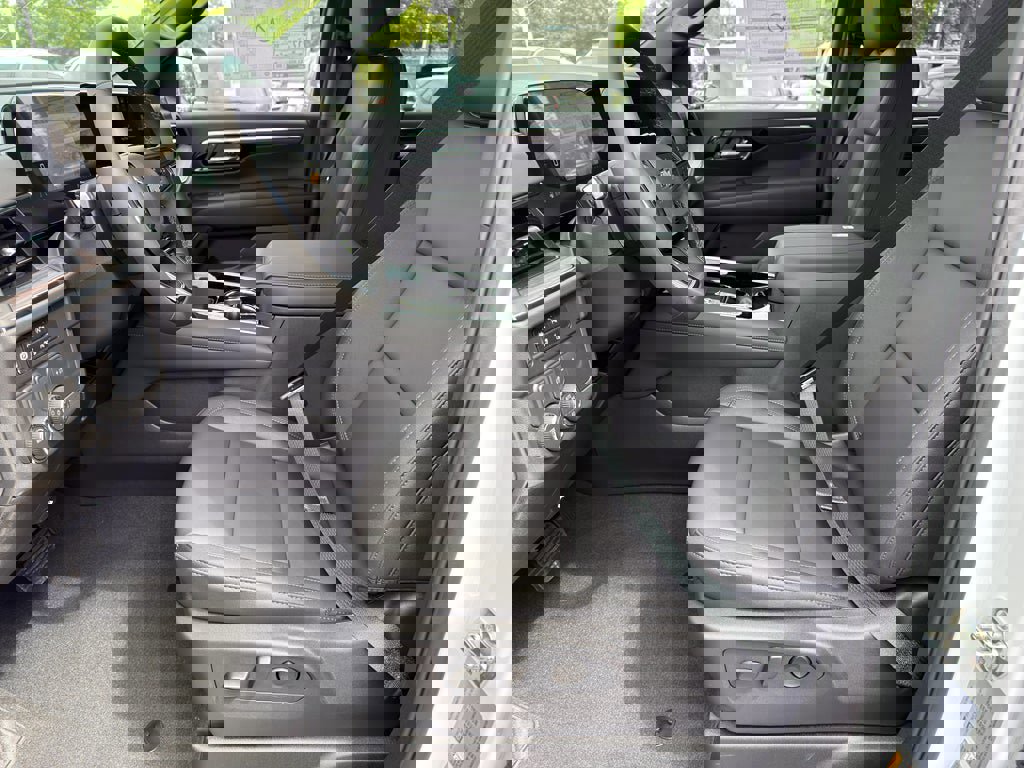 New 2026 Chevrolet Suburban LT w/ Comfort Package image 12