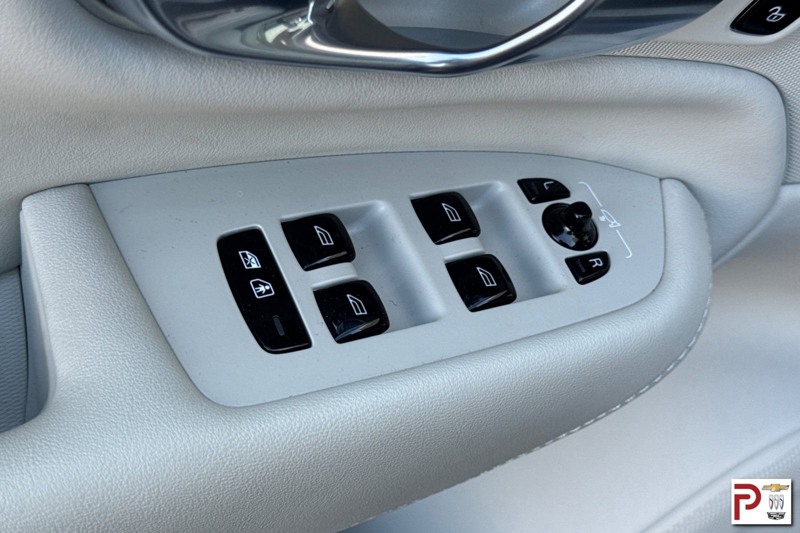 Used 2025 Volvo XC90 B6 Plus w/ Protection Package Premier image 12