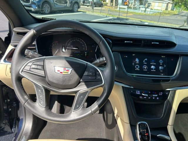 Used 2017 Cadillac XT5 Luxury w/ Driver Awareness Package FWD image 18