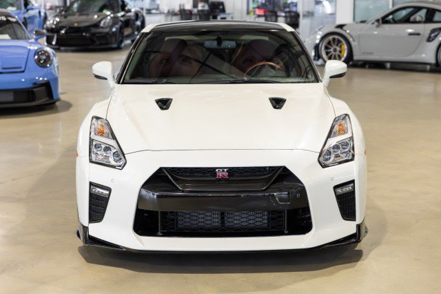 Used 2021 Nissan GT-R Premium image 9