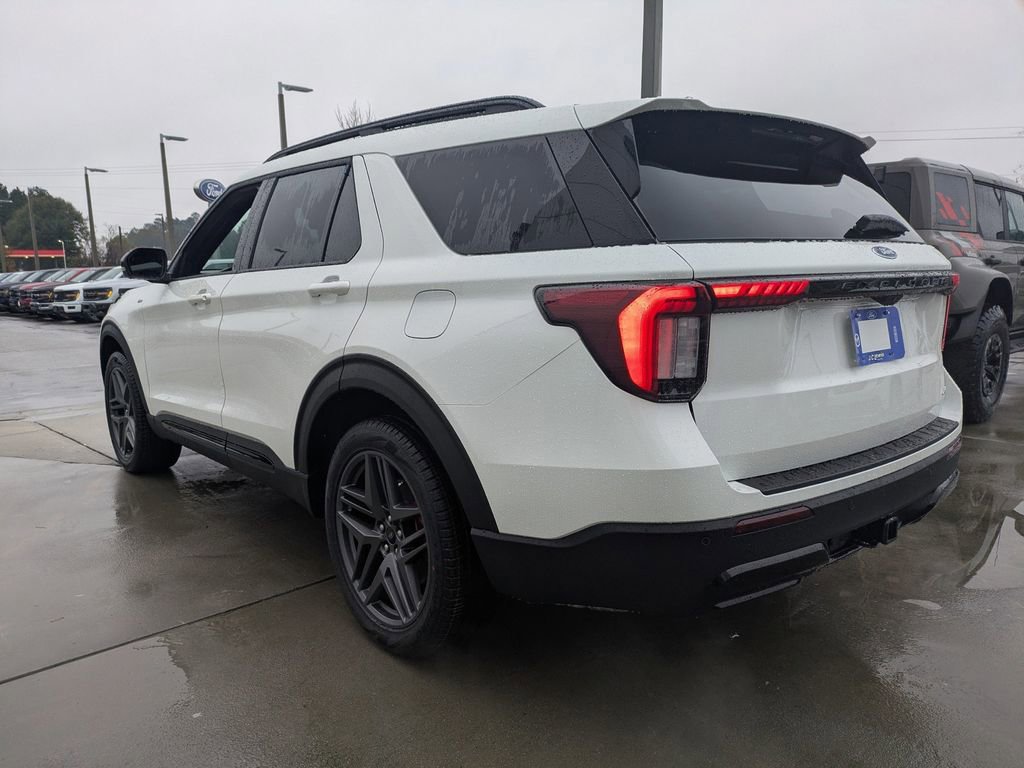 New 2026 Ford Explorer ST-Line w/ ST-Line Street Pack image 6