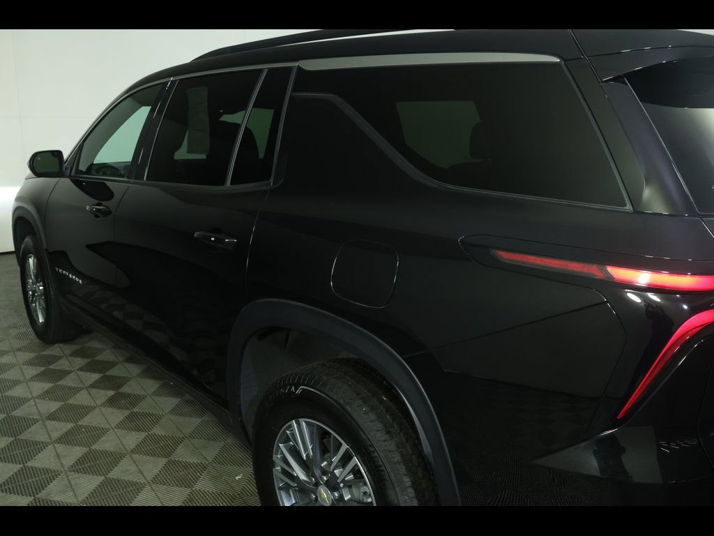 Used 2025 Chevrolet Traverse LT image 18