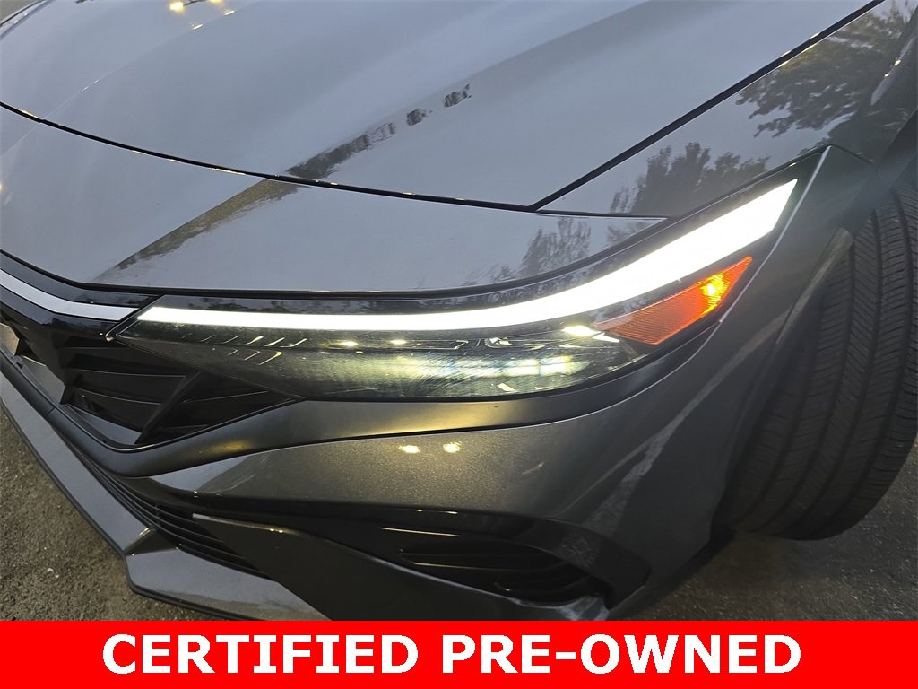 Used 2025 Hyundai Elantra Limited image 31