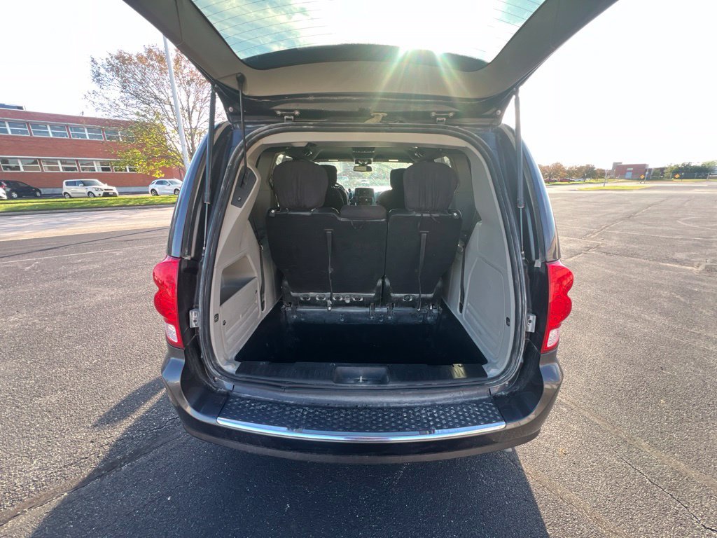 Used 2020 Dodge Grand Caravan SXT FWD image 15