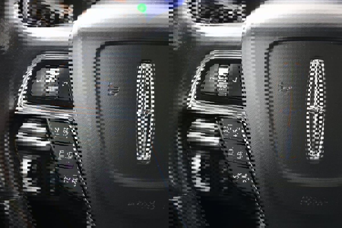 Used 2023 Lincoln Navigator Reserve image 29