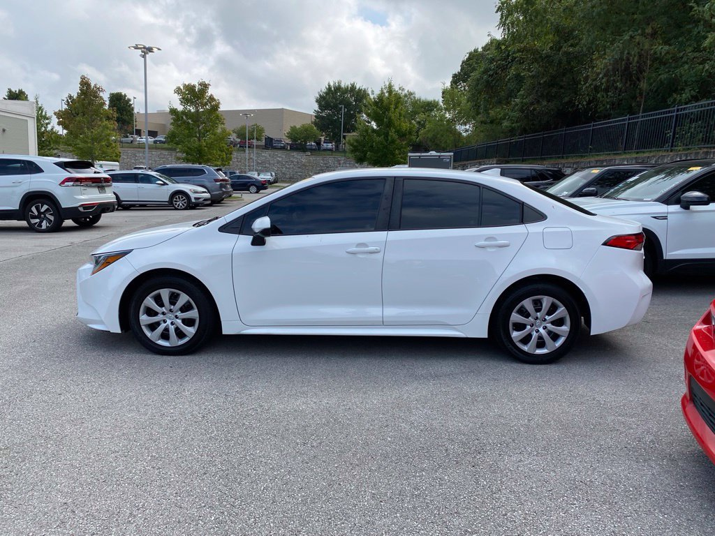 Used 2022 Toyota Corolla LE FWD image 4