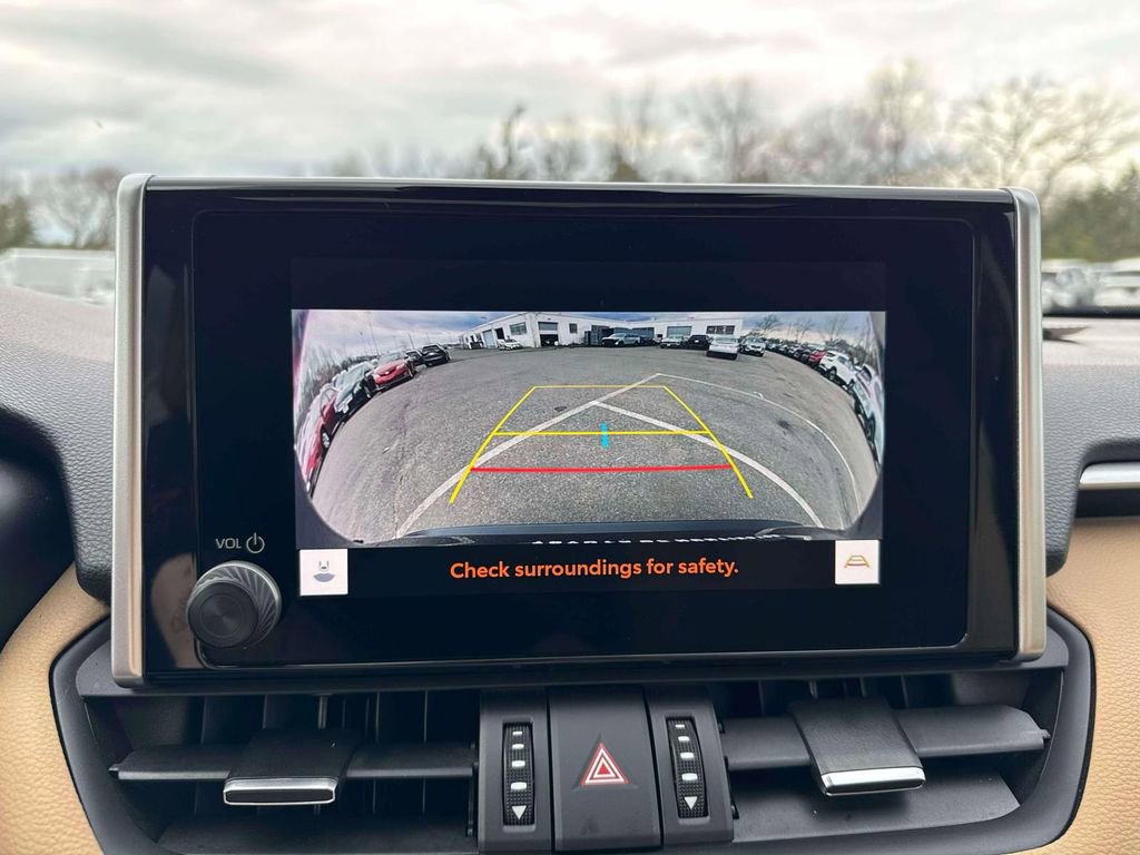 Used 2023 Toyota RAV4 XLE Premium image 28