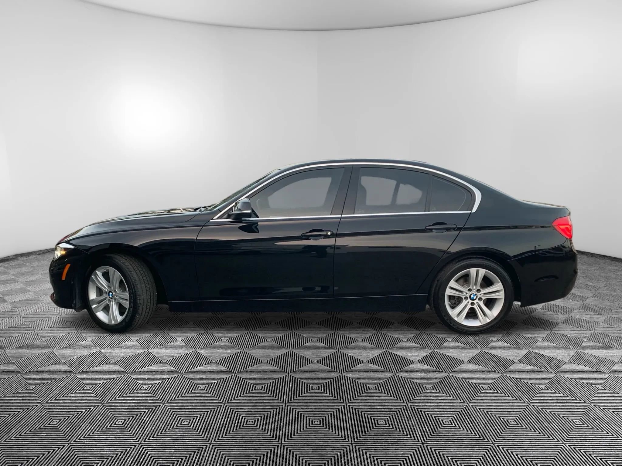 Used 2018 BMW 330i 330i Sedan 4D image 9