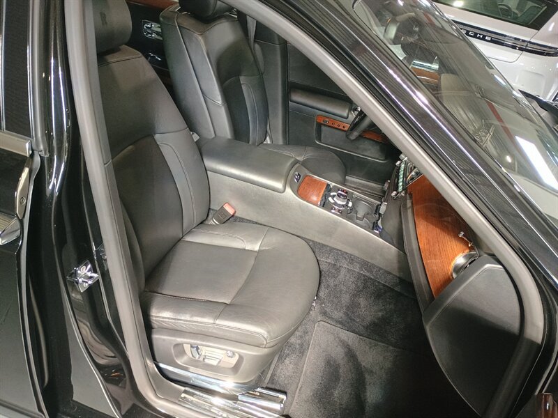 Used 2010 Rolls-Royce Ghost RWD image 32
