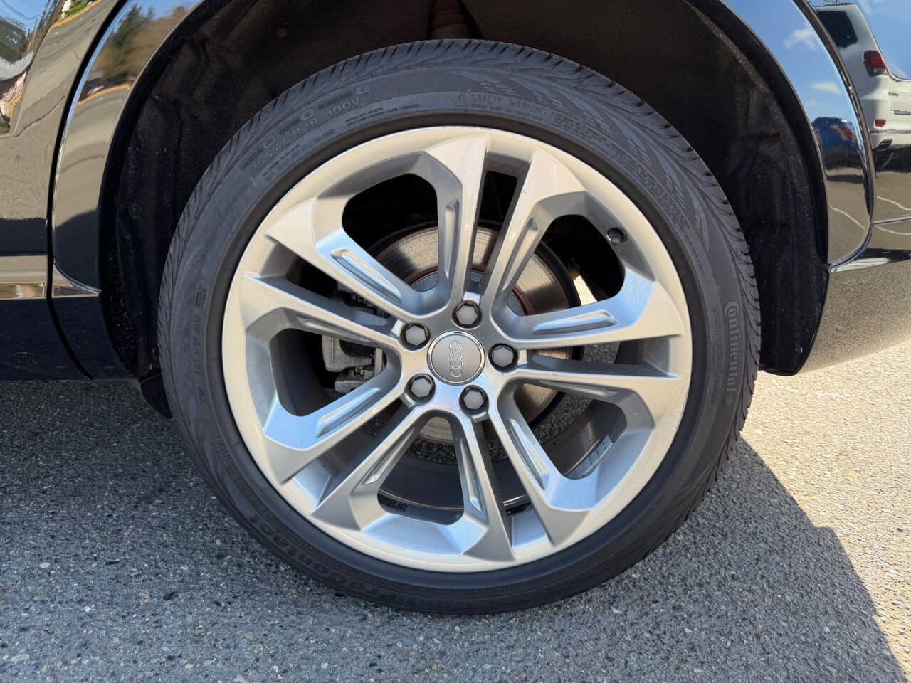 Used 2018 Audi Q3 2.0T Premium Plus w/ Premium Plus Package AWD/4WD image 3