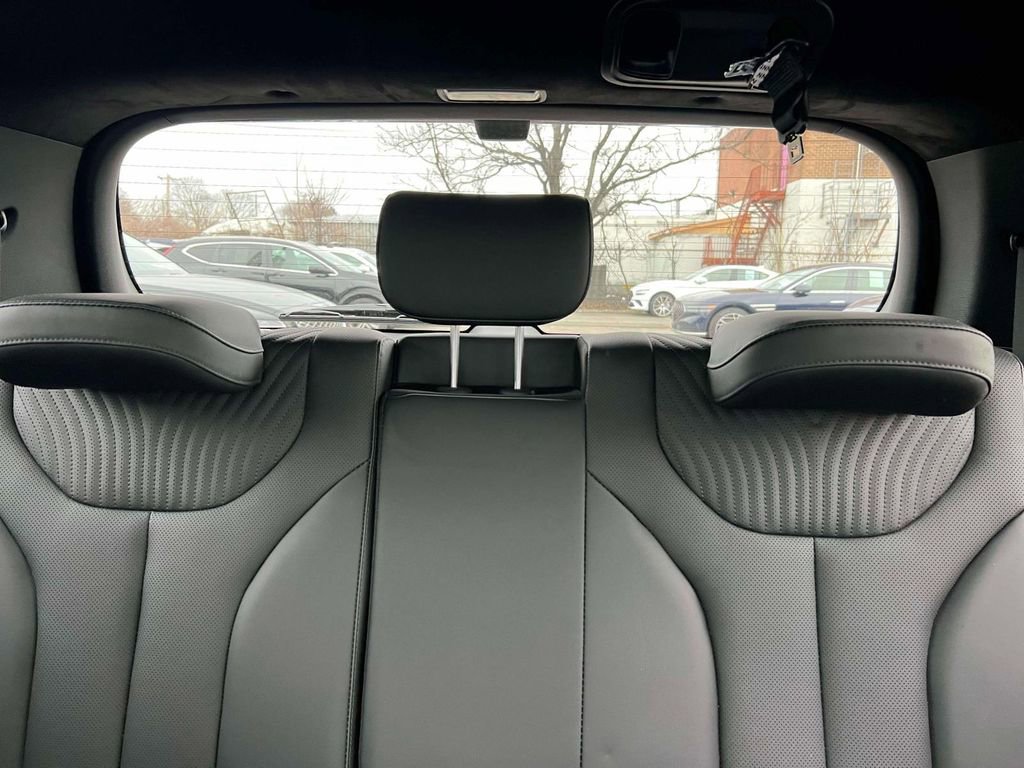 Used 2023 Hyundai Palisade Calligraphy image 12