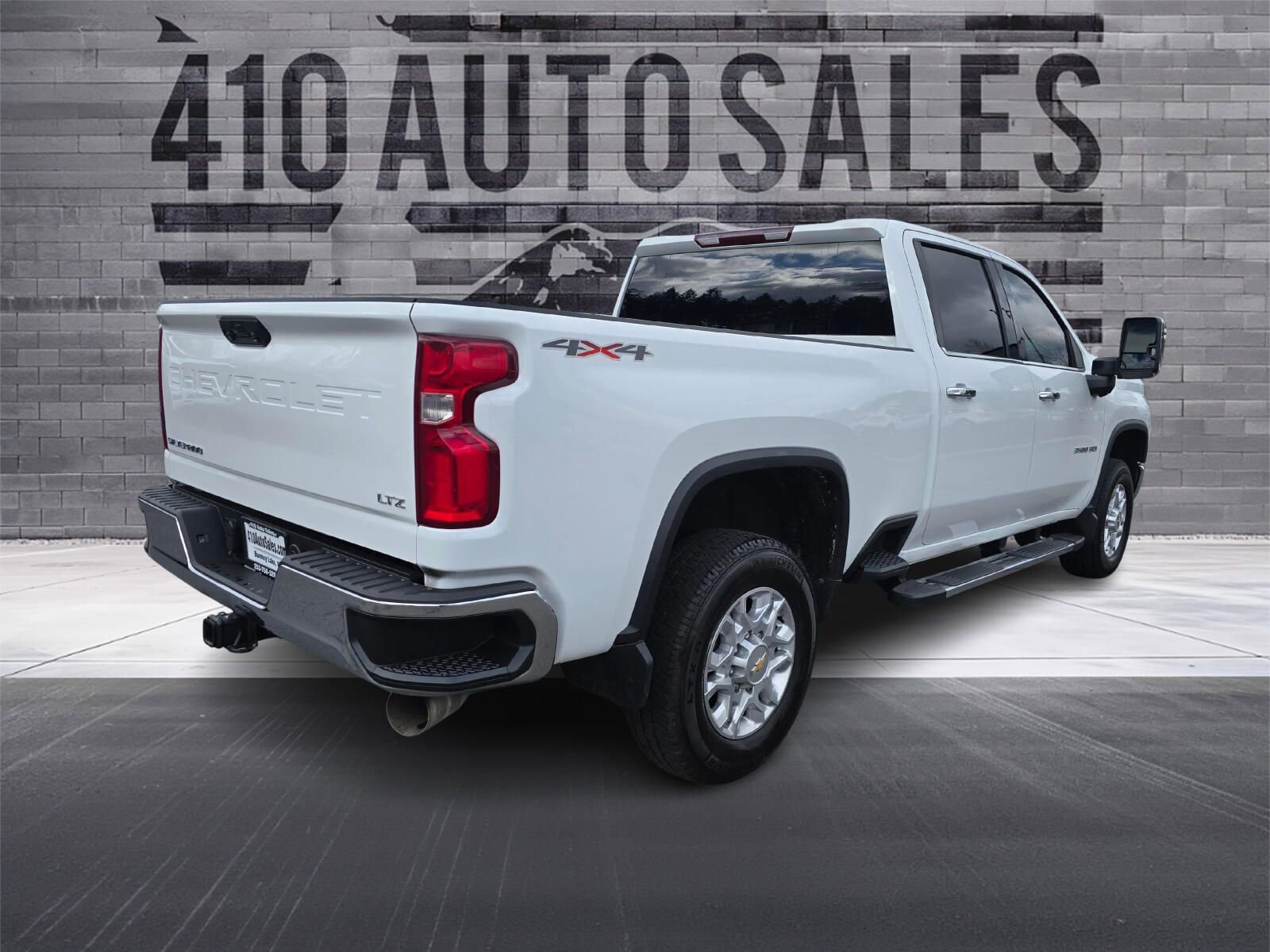 Used 2022 Chevrolet Silverado 3500 LTZ AWD/4WD image 3