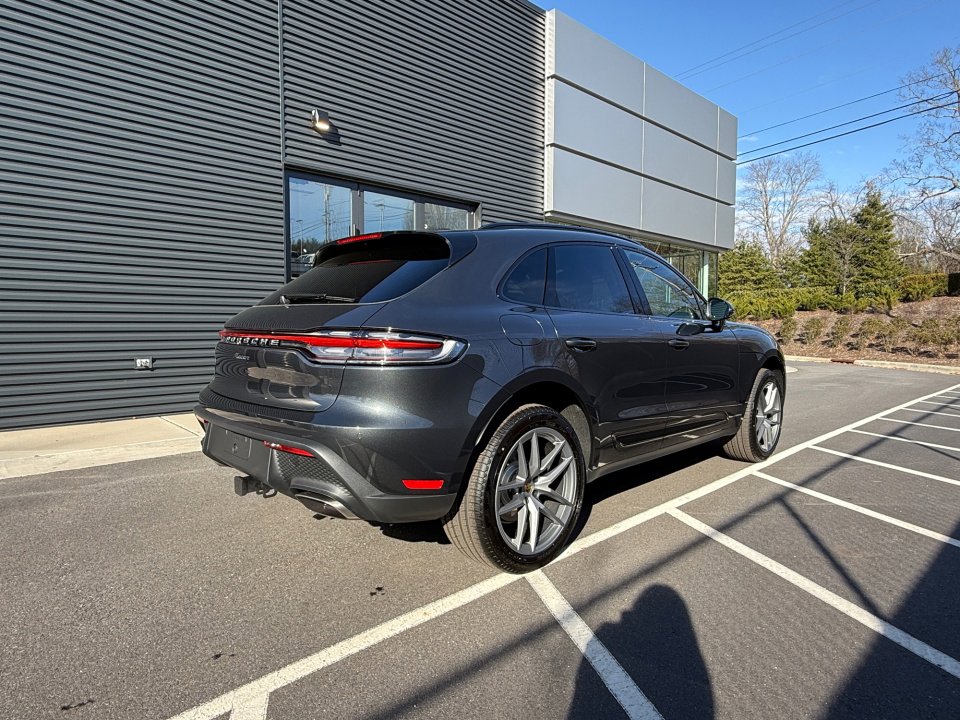 New 2026 Porsche Macan image 7