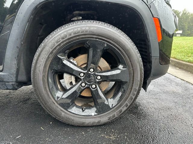 Used 2023 Jeep Grand Cherokee Altitude image 13