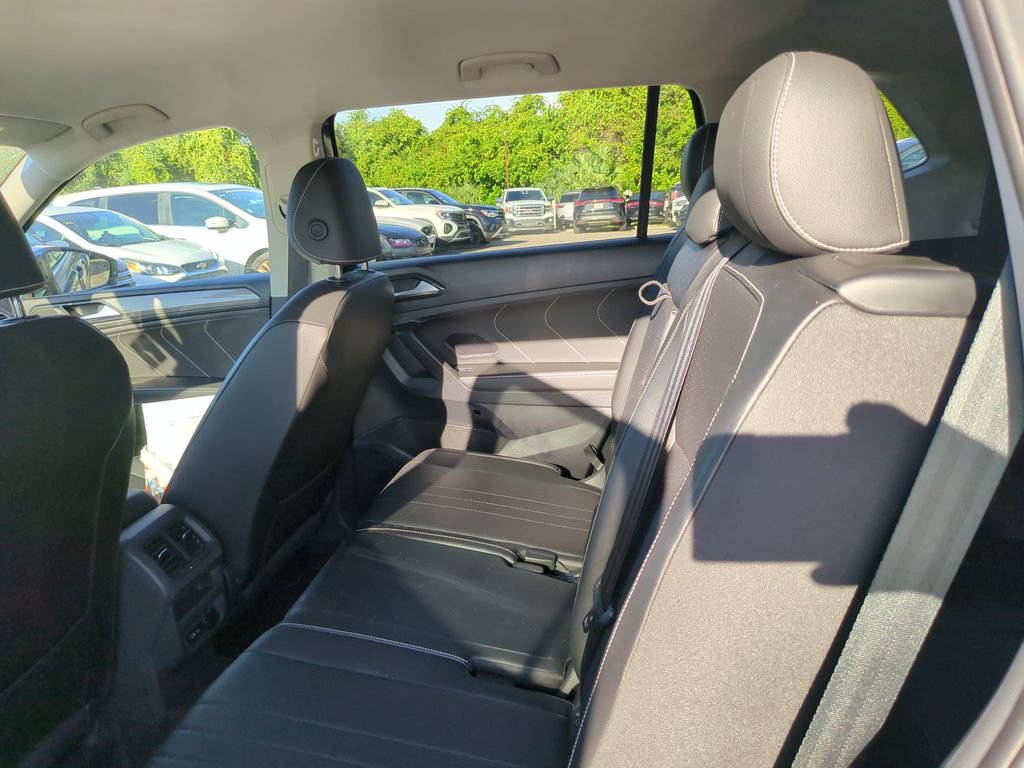 Certified 2023 Volkswagen Tiguan SE FWD image 9