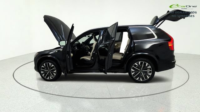 Used 2026 Volvo XC90 B5 Plus w/ Protection Package AWD/4WD image 12