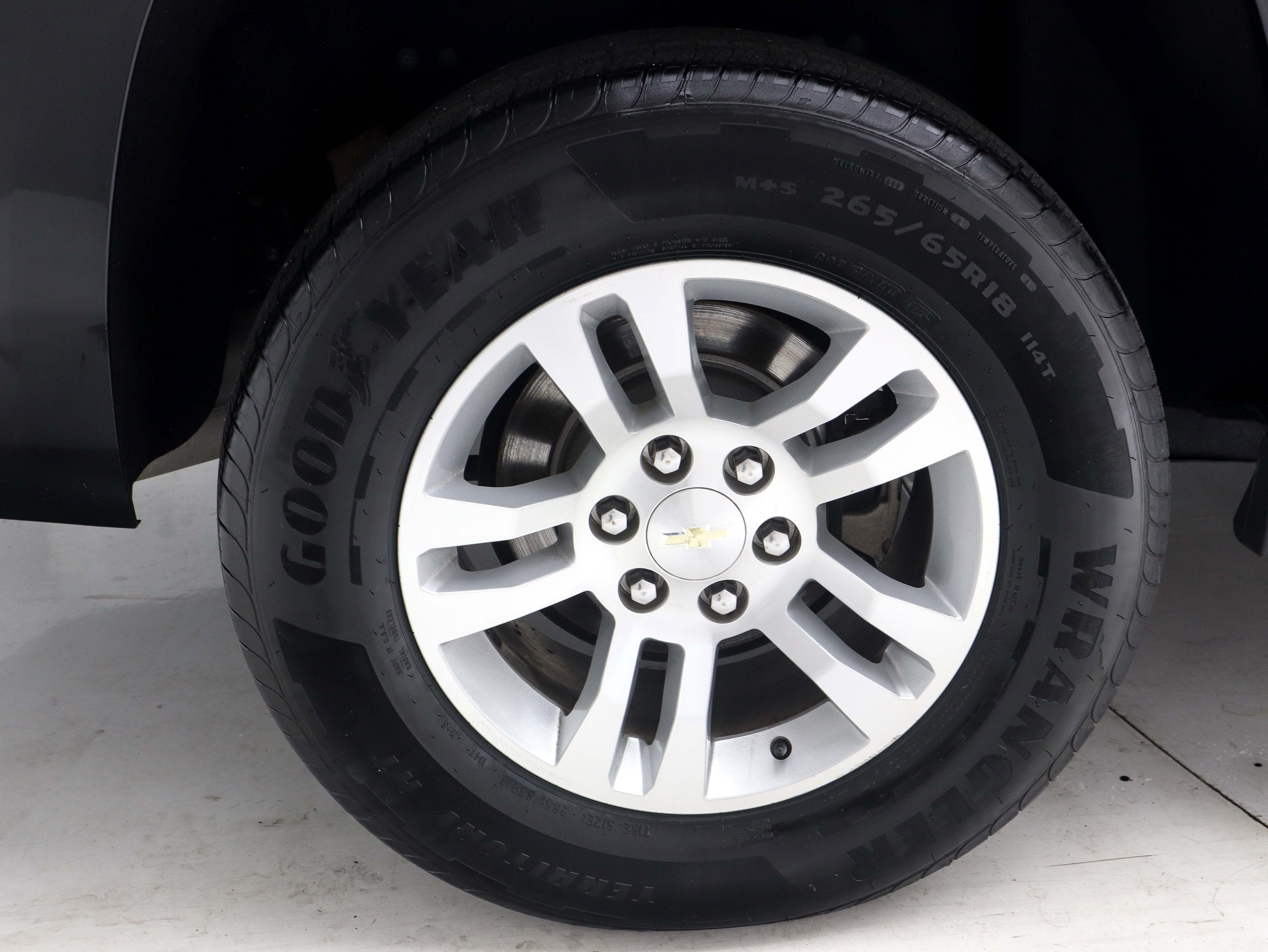 Used 2018 Chevrolet Suburban LS w/ Max Trailering Package AWD/4WD image 35