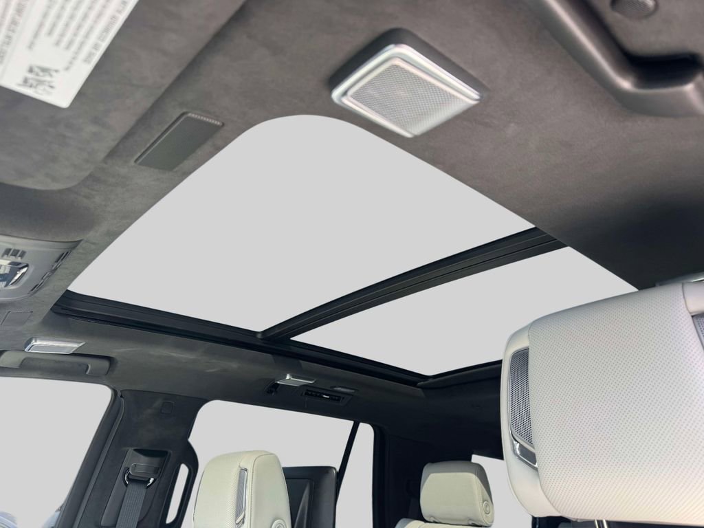 Used 2025 Cadillac Escalade Sport Platinum w/ LPO, Floor Liner Package AWD/4WD image 20